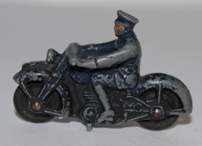 1946-49 Dinky 37b Police Motorcyclist - Image 1 of 4