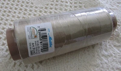 Mettler Acabado Seda 40wt Hilo Algodón Cono 1600yd Encaje Edredón Coser ARENISCA NUEVO Foto 1 de 2