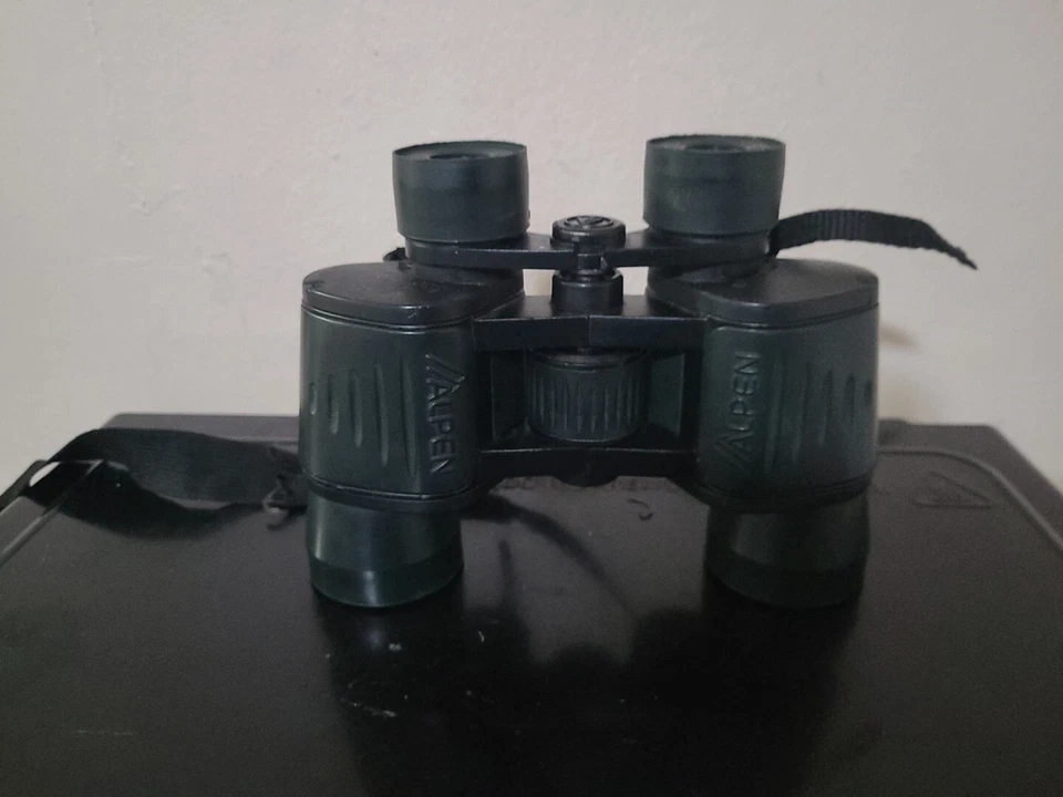 Alpen Binoculars 8x40 WA (Wide Angle)  - Image 1 of 4