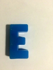 Vintage Fisher Price Magnetic Alphabet Letter E School House Desk Replacement - Picture 1 of 1