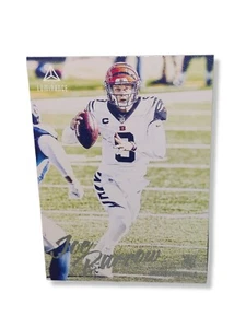 Tarjeta de novato Panini Chronicles Luminance 2020 Joe Burrow #201 Bengals de radiocontrol - Imagen 1 de 2