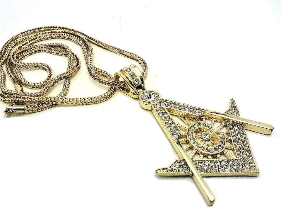 Collar de cadena de 30 pulgadas de cristal de diamante simulado con dije de albañil acabado de oro de 14k para hombre Foto 1 de 1