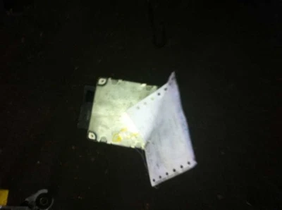 01 SAAB 9-5 CHASIS ECM MÓDULO DE TRANSMISIÓN BAJO TABLERO DERECHO 4 CILINDROS Foto 1 de 2