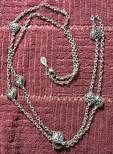 "Collar colgante corazón 2 caras American Eagle Outfitters tono plata 35"" largo" - Imagen 1 de 4