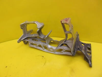 OEM SKI-DOO SKIDOO REV XP/XS/XR CHASIS DELANTERO MAMPARO BRAZO EN A INFERIOR TRAVESAÑO Foto 1 de 4