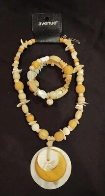 Conjunto de collar y pulsera de cuentas de madera concha marca Avenue para mujer, NUEVO Foto 1 de 4