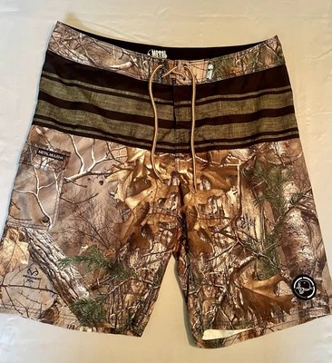Pantalones cortos de metal Mulisha para hombre talla 38 camuflaje traje de baño traje de baño Foto 1 de 4