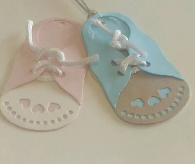Hecho a mano Baby Shower Bootee zapatos etiquetas de regalo.niño/niña, rosa o azul Pk- 20,50,100. Foto 1 de 4