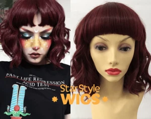 PELUCA BOB ONDULADA CORTA ROJA OSCURA DE LUJO CON FLEQUILLO DE FLECOS ROMO COMPLETO, MODA - Imagen 1 de 5