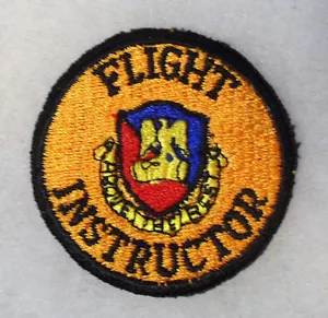 NAM ERA US ARMY "ISTRUTTORE DI VOLO" PER ESERCITO AVIA CTR DIFFICILE DA TROVARE EMB CE 2 1/2" - Foto 1 di 2