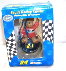 BOYDS BEARS RACING COLLECTIBLE HOLIDAY ORNAMENT #24 DUPONT JEFF GORDON 2006 MIB - Picture 1 of 6