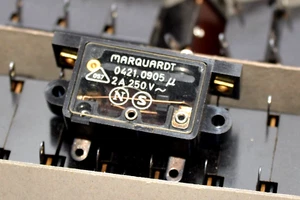 Vintage Schnapp-Taster / Schalter von Marquardt Typ 0421.0905, 6 A / 250 V~, NOS - Picture 1 of 10