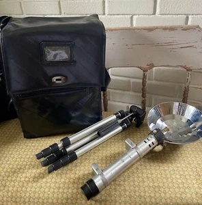 graflex 3 Zellen Blitzgriff mit Stativ und Retro Vinyl Tragetasche Vektorbaugruppe - Bild 1 von 24