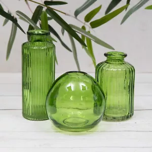 3er Set smaragdgrüne Glasflaschen Mini kleine Vintage Knospen Vasen Blumendisplay - Bild 1 von 5