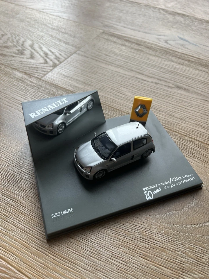 Renault Clio V6 Modellauto 1:43 Serie Limitee 4230/5000 Sammlermodell - Bild 1 von 3