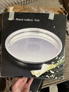 Vassoio vintage argento placcato inciso pergamena galleria ServinTray Hong Kong fatto 12,5" rotondo - Foto 1 di 9