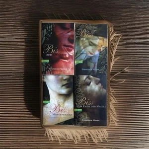 Twilight Saga - Vier Titel, von Stephenie Meyer  - Bild 1 von 1