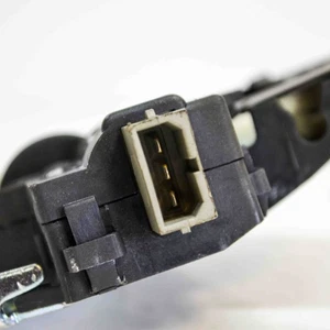 VW JETTA III 1K2 Heckklappenschloss 4F5827505D 2.0 Benzin 147kw 2009 3743734 - Picture 1 of 4