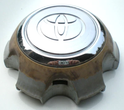 2001 - 2002 Toyota 4Runner Center Cap Fits 5 Spoke 16" Wheel Hollander # 69431 - Imagem 1 de 4