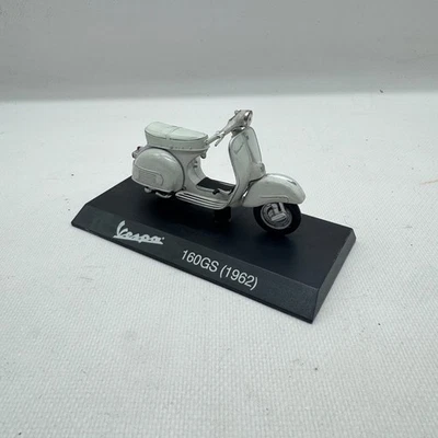 Model Scooter Vespa 160 GS 1962 White - Maisto - Scale 1:18 - Image 1 of 4