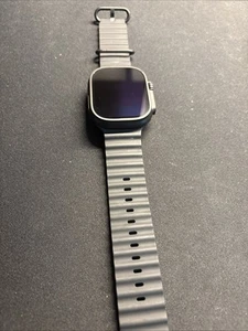 Apple Watch Ultra 2 49mm Titanium - Photo 1 sur 2