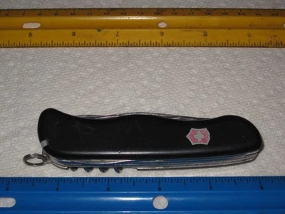 lot A,vintage knife,Victorinox,Swiss Army camping multi-tool,hunting,fishing,use - Image 1 of 4