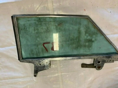 Ventana delantera marco cromado moldura de vidrio lado derecho delantero sedán 1954-1964? Foto 1 de 4