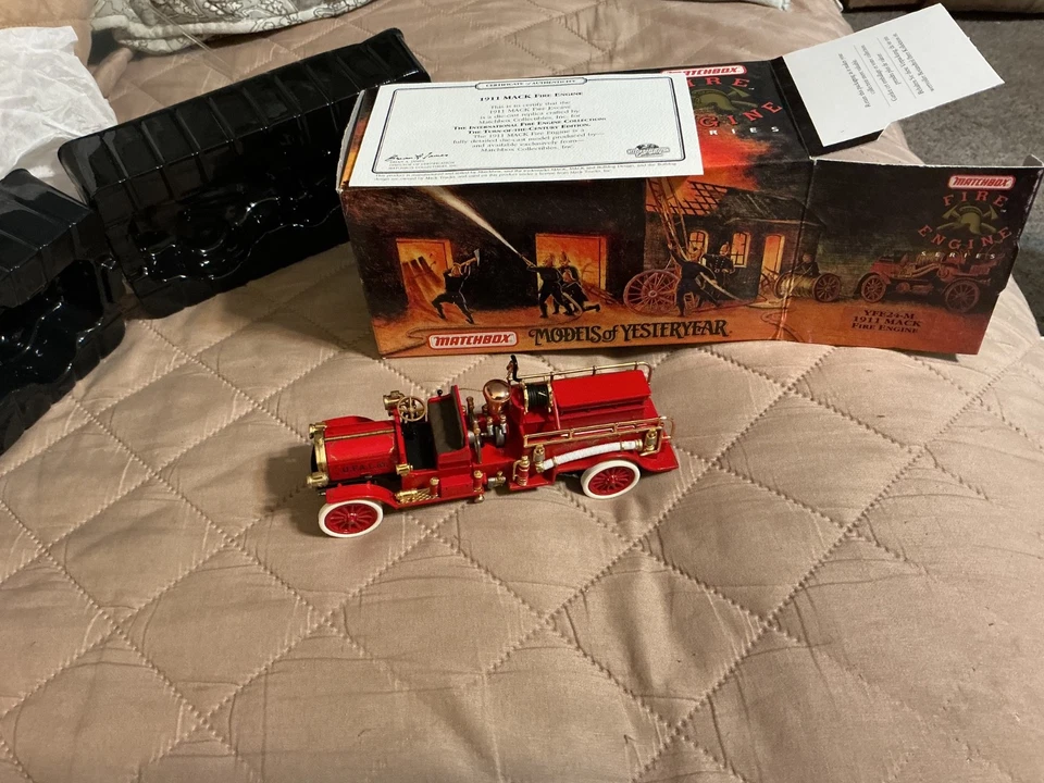 Matchbox Models of Yesteryear Yfe24-m 1911 Mack Fire Engine