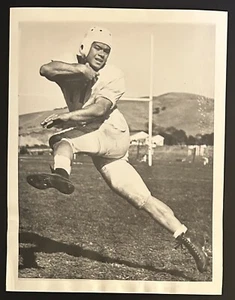 1945 Team Photo Type 1-St Mary's Football Herman Wedemeyer Named All American - Picture 1 of 2