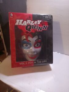 DC-Comics Harley Quinn Mask and Book Set Vol 1 (Hot in the City) Brand New 