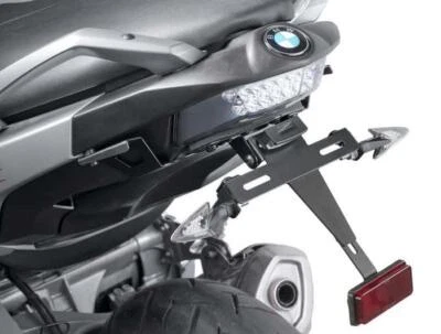Soporte de placa de número ordenado cola Puig negro mate BMW C600 650 Sport 2012 - 2023 Foto 1 de 4