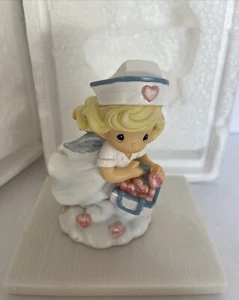 Precious Moments Engel der Barmherzigkeit "Sending Love from Above" Figur Krankenschwester 2004 - Bild 1 von 5