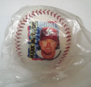 1998 MLB Chex Mark McGwire baseball - Picture 1 of 2