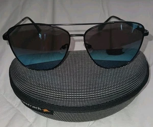 Neue Fast Track Unisex verspiegelte schwarze Sonnenbrille mit Reißverschluss/Etui & Tuch + Garantie - Bild 1 von 10
