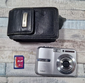 Samsung S860 8.1MP Digital Camera 6.3-18.9mm Zoom Lens with 2GB SD Card & Pouch - Picture 1 of 13