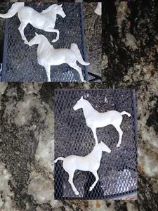 Hartland   vintage Two Unassembled Horses Regal Saddlebred Polo Pony - Picture 1 of 1