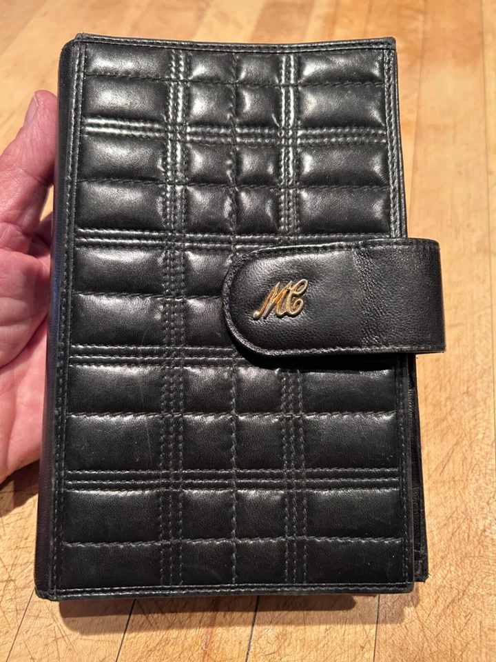 Planificador de 6 anillos Mark Cross de cuero con cierre magnético Foto 1 de 4