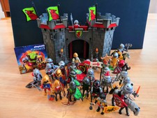 Playmobil - 4440 Knight’s Take Along Castle and 26 Figures 