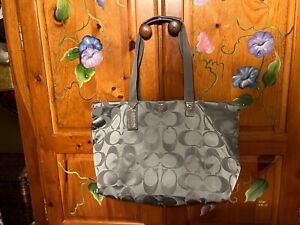 NWOT COACH ZIP TOP TOPE WITH EMBOSSED "C" PATTRN NYLON WITH LEATHER TRIM - GRAY