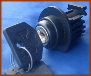 ALFA ROMEO GIULIETTA 81 - KOFFERRAUMSCHLOSS MIT SCHLÜSSEL - Bild 1 von 1