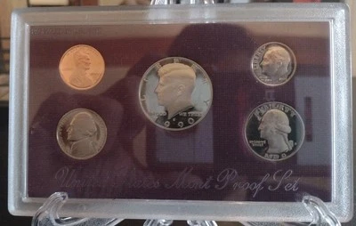 1990 U.S. Mint Proof Set San Francisco  - Image 1 of 4