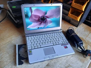 The most ground breaking Windows XP Laptop Fujitsu made! -80GB HD + 1GB RAM (F1) - Picture 1 of 9
