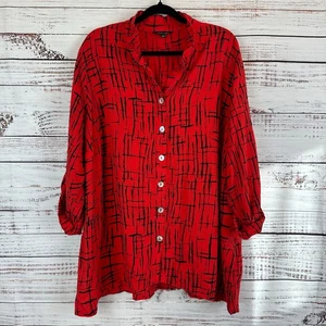 Mujeres Usado en Excelente Condición John Mark Rojo Negro Artístico Pestaña Enrollable Cuello Alambre Abotonado Túnica Top 2X - Imagen 1 de 7