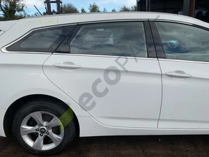 HYUNDAI I40 mk1 Door Complete Rear Right Side 770043Z000 - Picture 1 of 11
