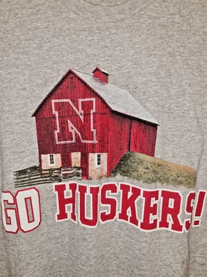 Nebraska Cornhuskers Red Barn T-Shirt Gray Ladies Size L - Image 1 of 4