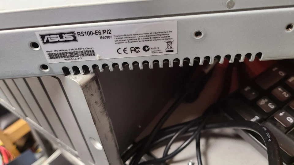 Asus RS100-E5-P12 Server 2.4GHZ, 8GB RAM , 320GB HDD - Image 1 of 4