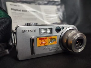 Sony Digital Camera Cybershot DSC-P9 4.0MP Silver Tested A1 VGC With Case - Picture 1 of 11