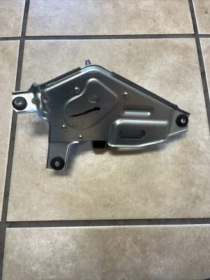 USED HONDA CR-V TAILGATE LIFTGATE WINDOW GLASS REAR WIPER MOTOR OEM 2017 - 2022 - Image 1 of 4