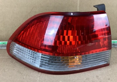 Luz trasera izquierda Honda Accord 2001-2002 sedán cuarto de panel montado OEM Foto 1 de 4