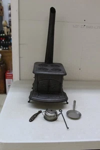 Estufa de hierro fundido antigua niquelada 'Little Willie' vendedor muestra cocina - Imagen 1 de 12
